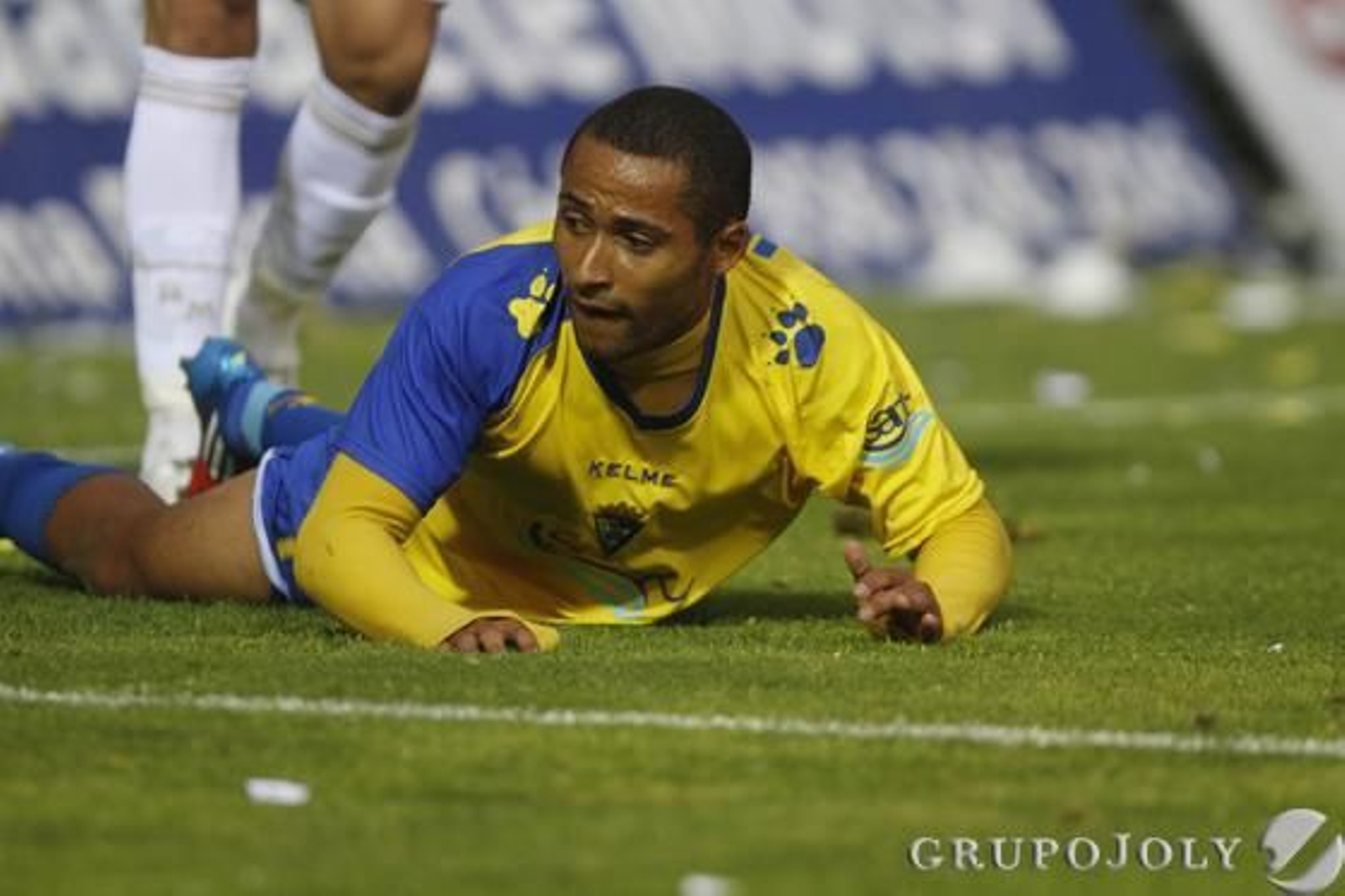 Ikechi, en el suelo.

Foto: Lourdes de Vicente - Joaquin Pino