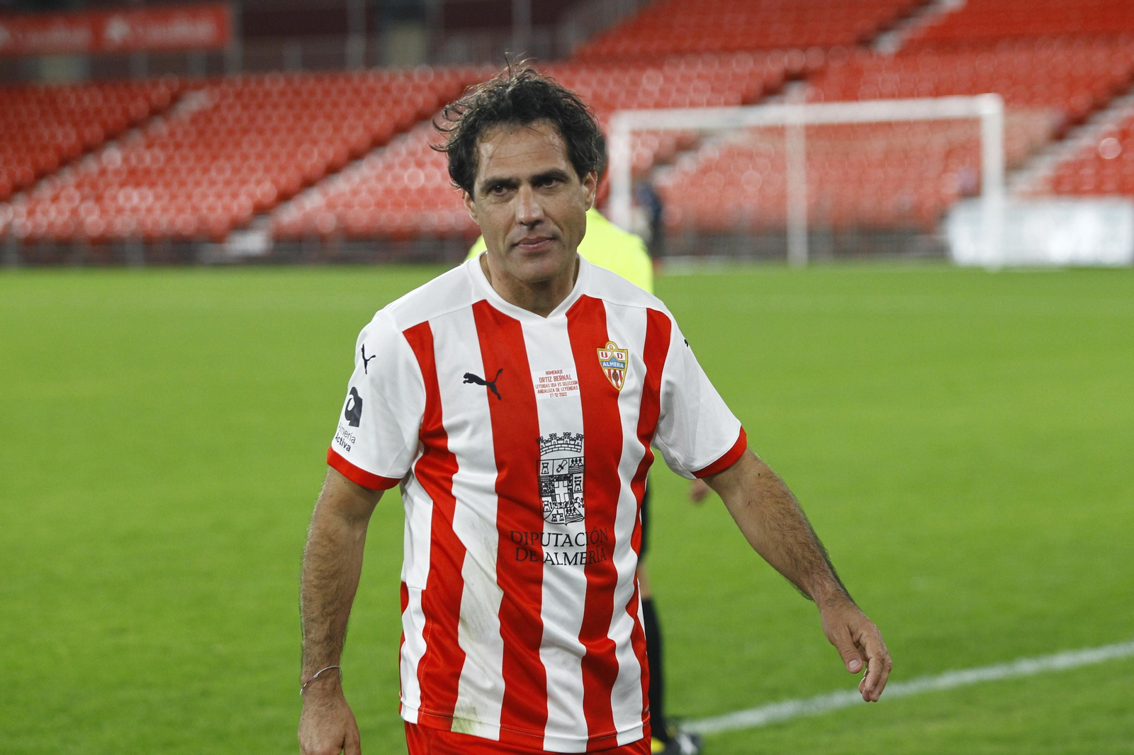 Imágenes del partido homenaje al 'eterno' capitán de la U.D. Almería, José Ortiz