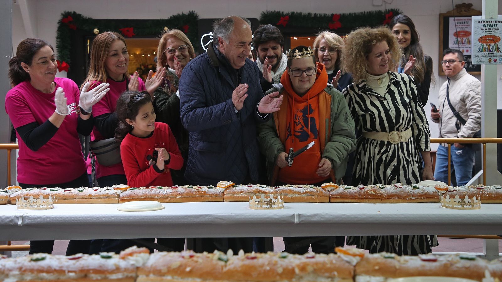 Fotos del II Roscón de Reyes gigante en Algeciras