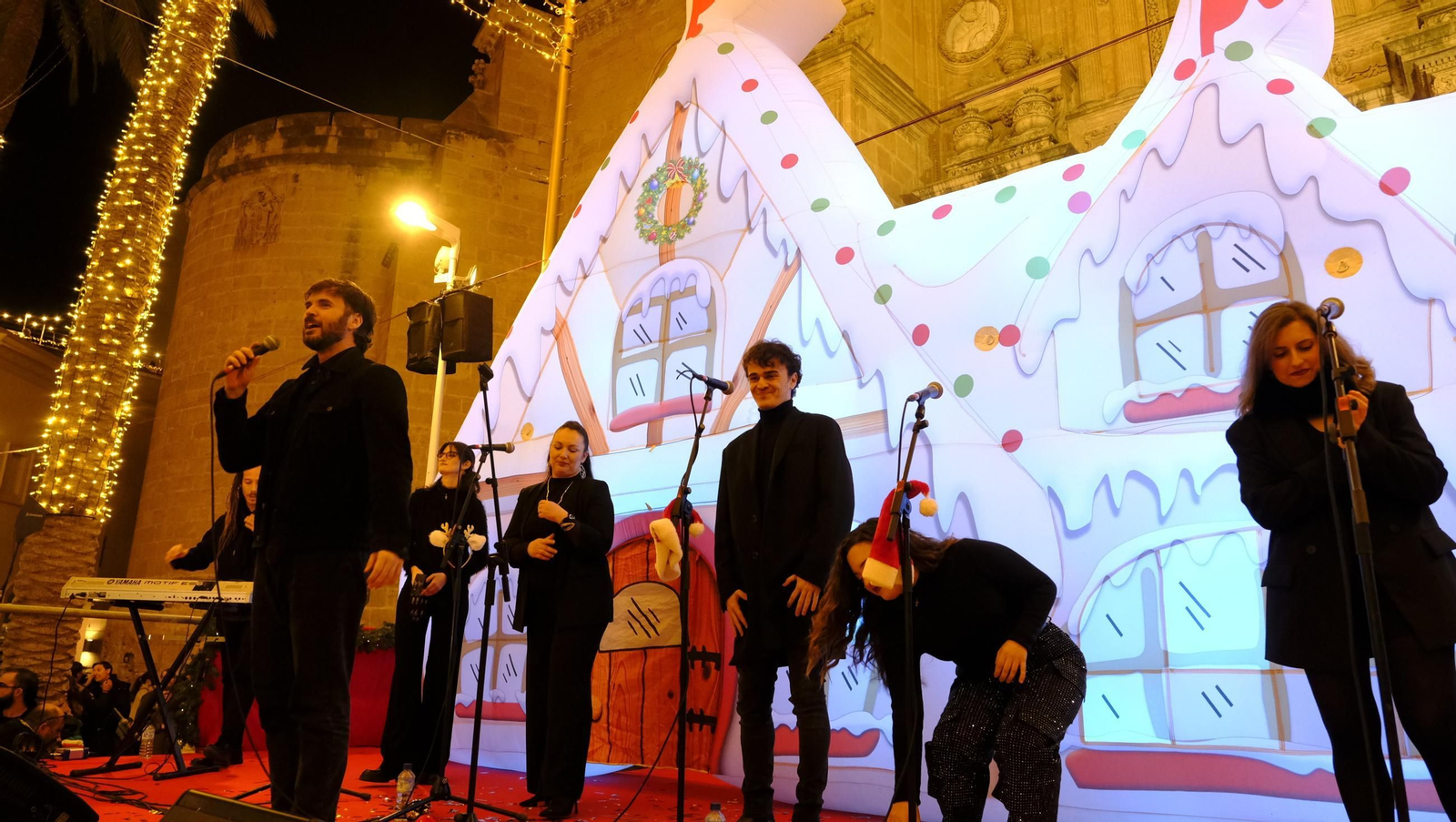 Las mejores imágenes del encendido navideño en Almería