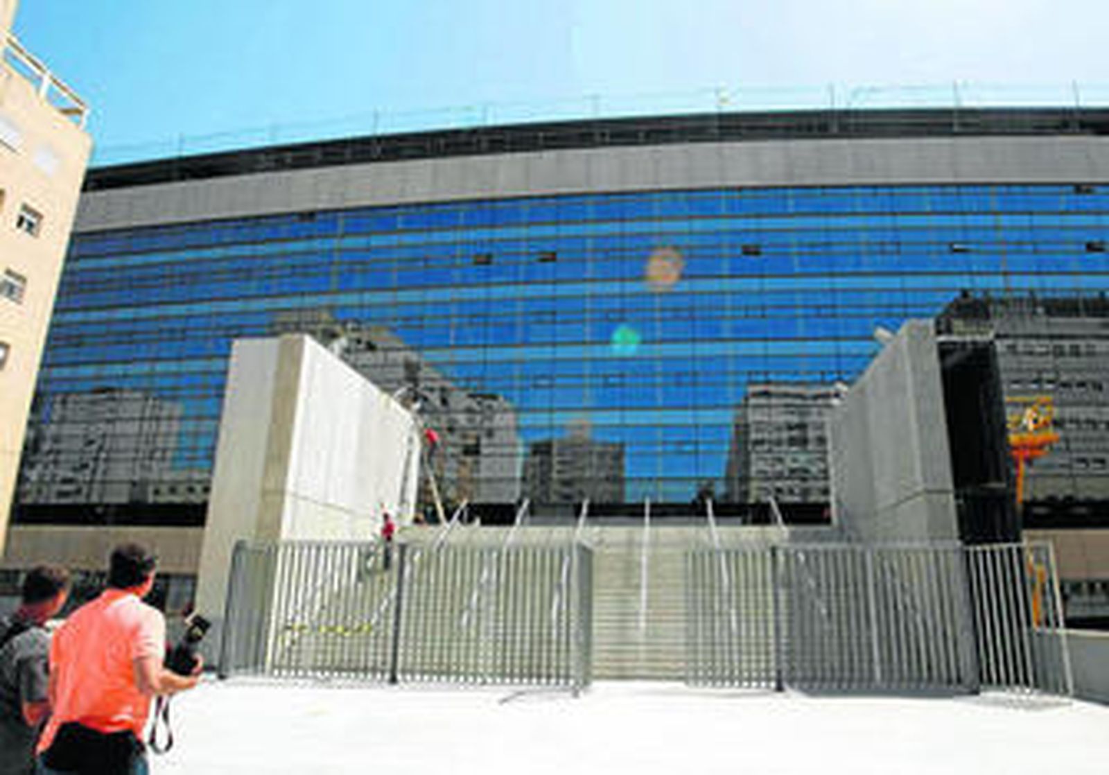 Aspecto de la entrada al Estadio Carranza por la nueva pasarela de tribuna.