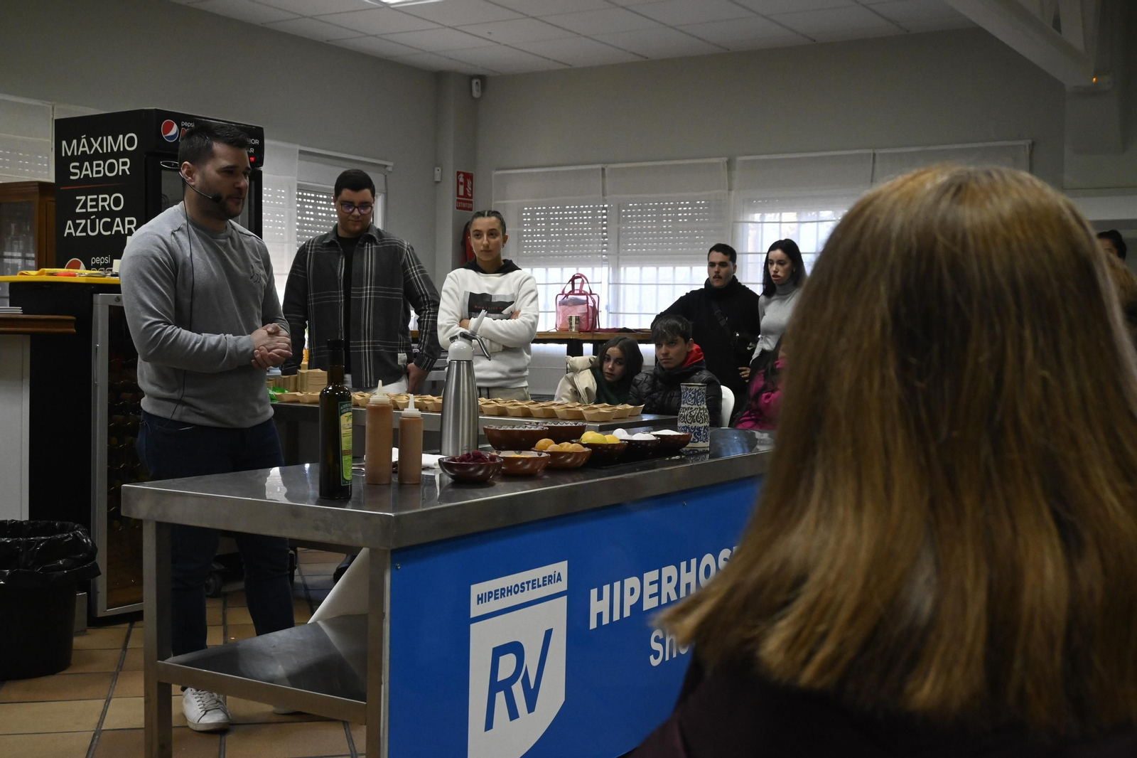 Jornada de cocineros en la Escuela de hostelería Virgen de Belén, en imágenes