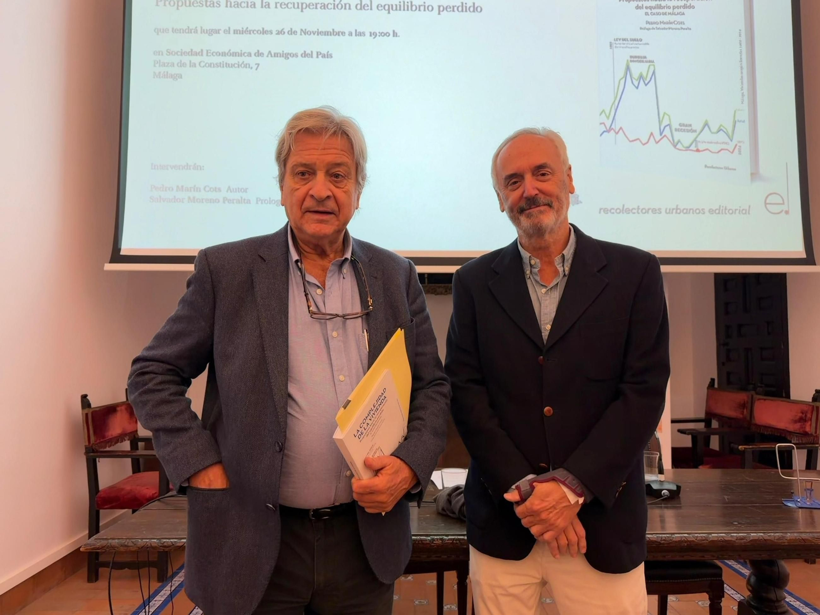 Salvador Moreno Peralta y Pedro Marín Cots presentan el libro.