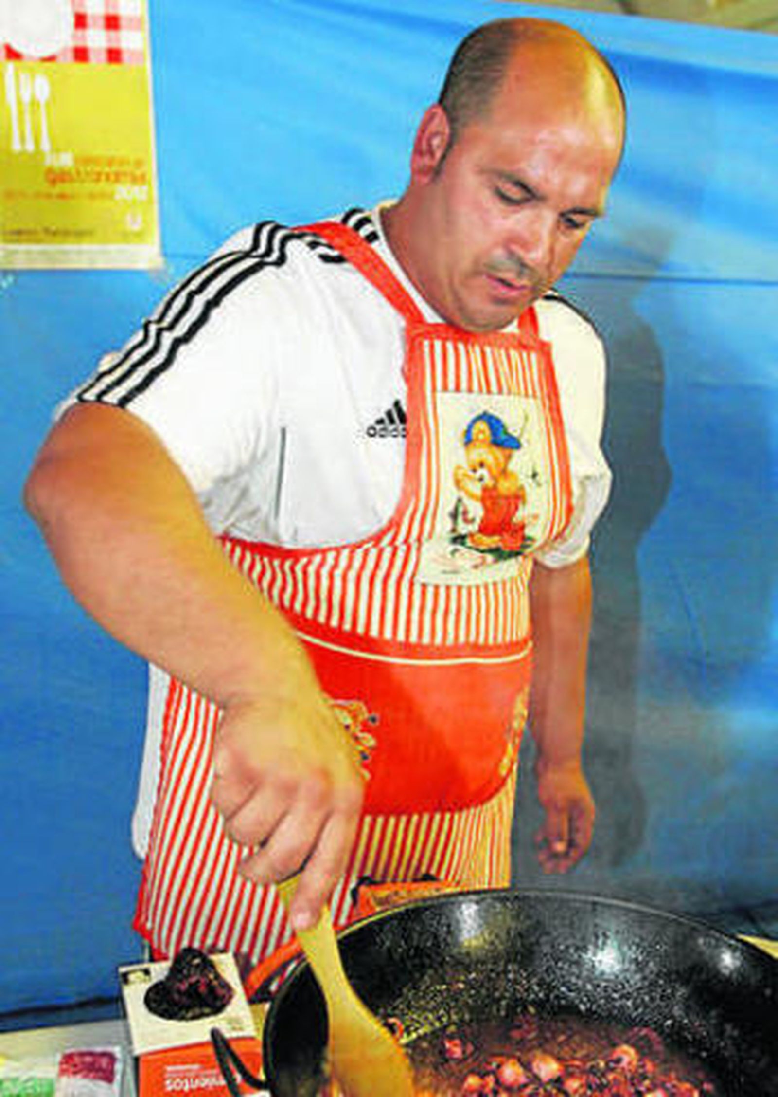 José Manuel Vargas 'El Peluso' ha participado con su hijaMaría José, Isabel Fernández Bisbal, Carmen García Gil, Francisco Rodríguez y su esposa María del Mar Núñez Oña,  Rafael Pozo y Antonio Álvarez, Francisco Martos y Patricia Sánchez, y Neme Montesinos y su madre Nemesia Leal.