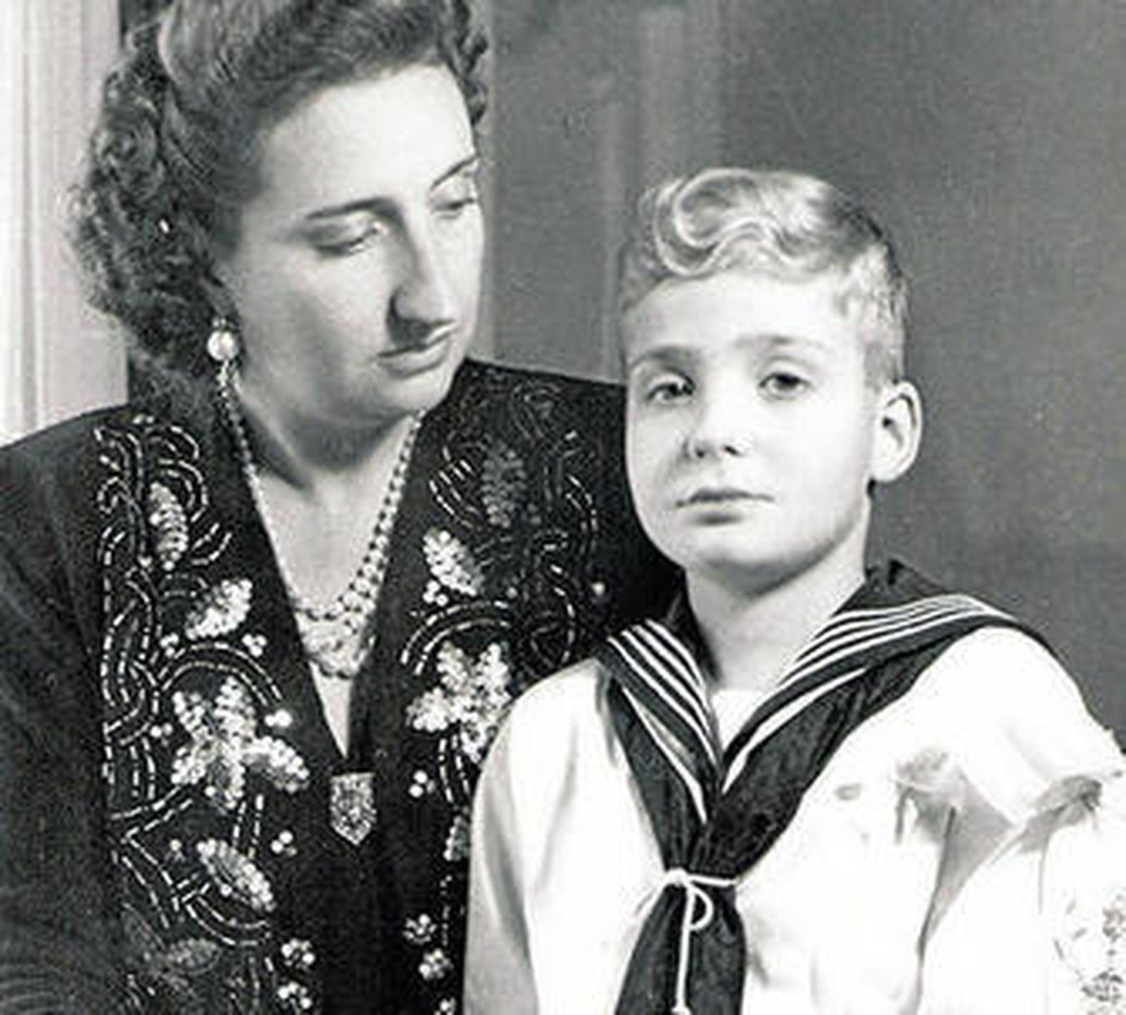 De los trajes de marinero a la sencilla camisa blanca