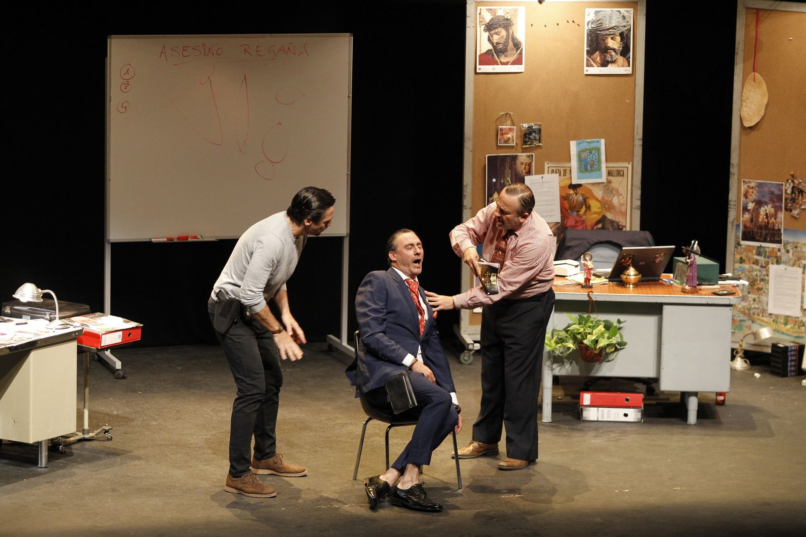 Fotogalería Festival de Teatro de El Ejido. Obra "El Asesino de la Regañá". Teatro Municipal de El Ejido
