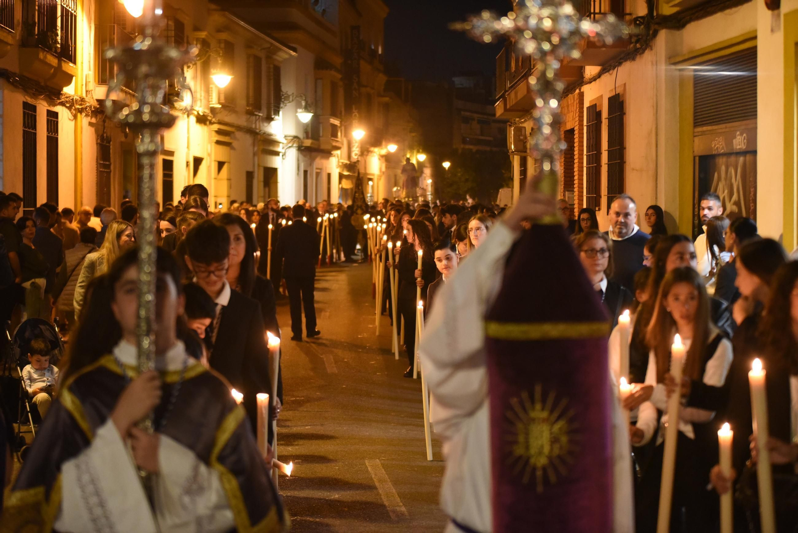 Las mejores fotos de un Viernes de Dolores de vía crucis como prólogo de la Semana Santa de Córdoba
