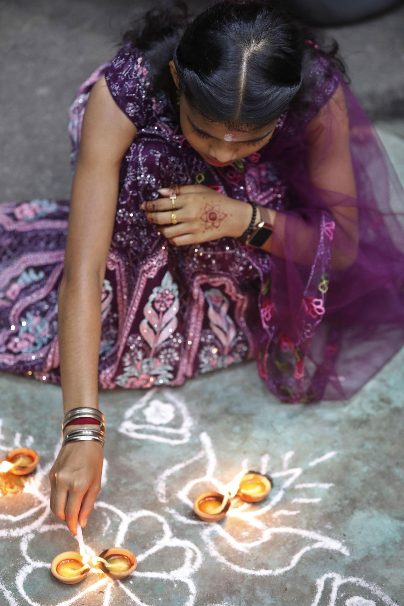Las preciosas imágenes de la celebración del Diwali en India: un festival de luz y color