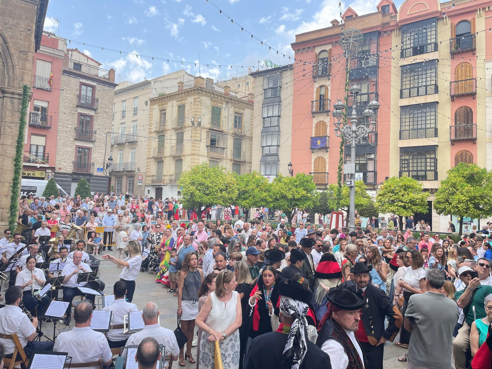 Ofrenda floral a la Virgen de la Capilla, en imágenes