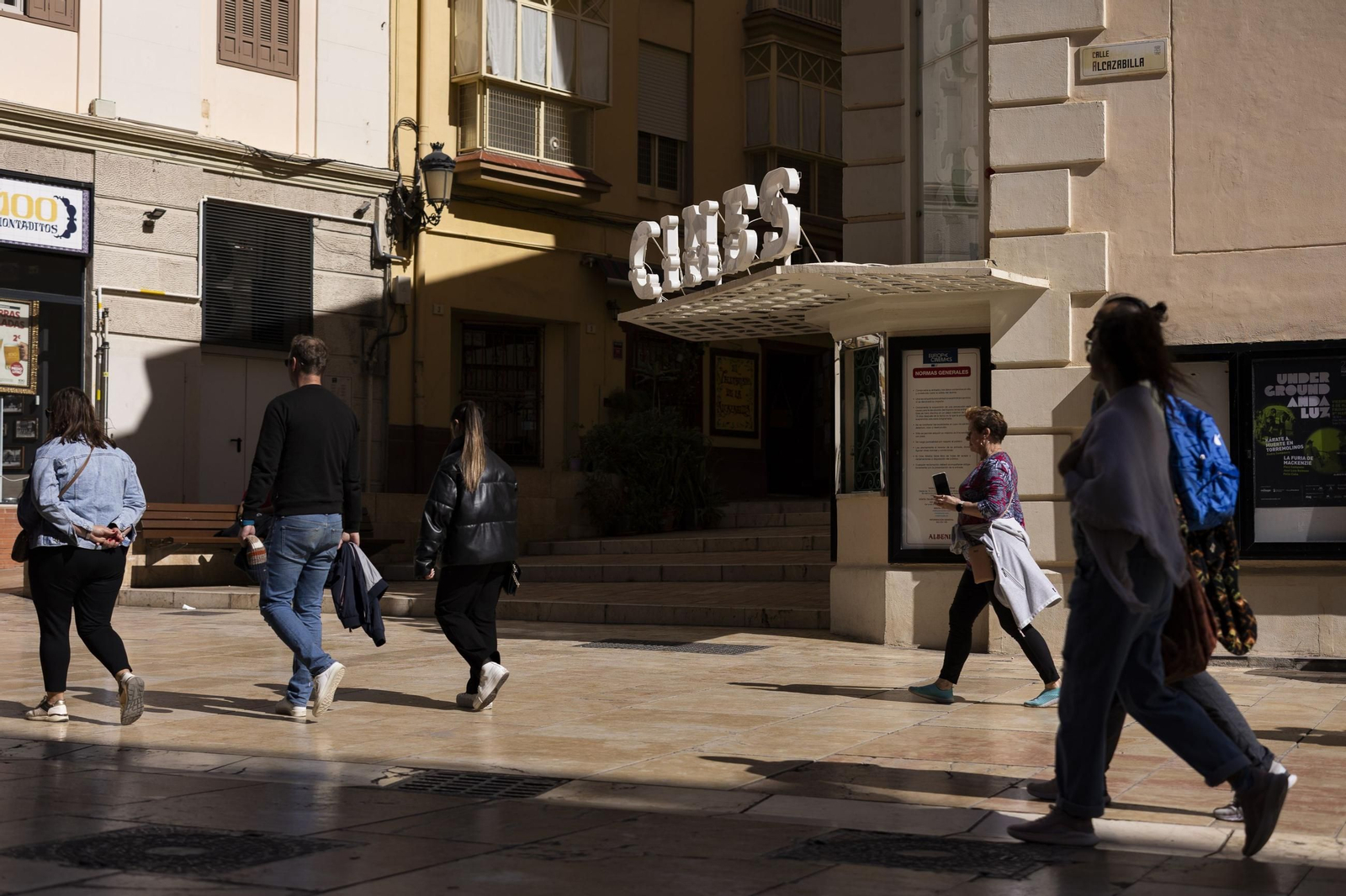 Exterior del Cine Albéniz en Málaga.