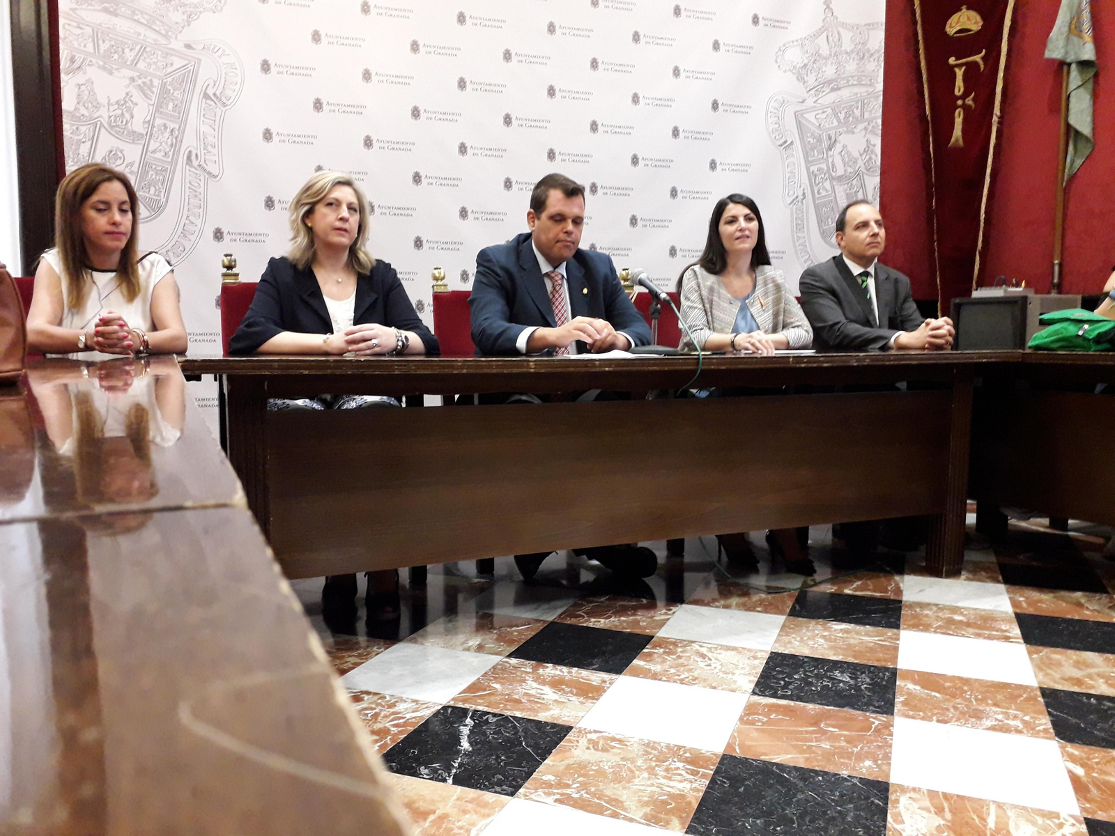 Vox, dispuesto a apoyar una moción de censura del PSOE para quitar la Alcaldía a Salvador
