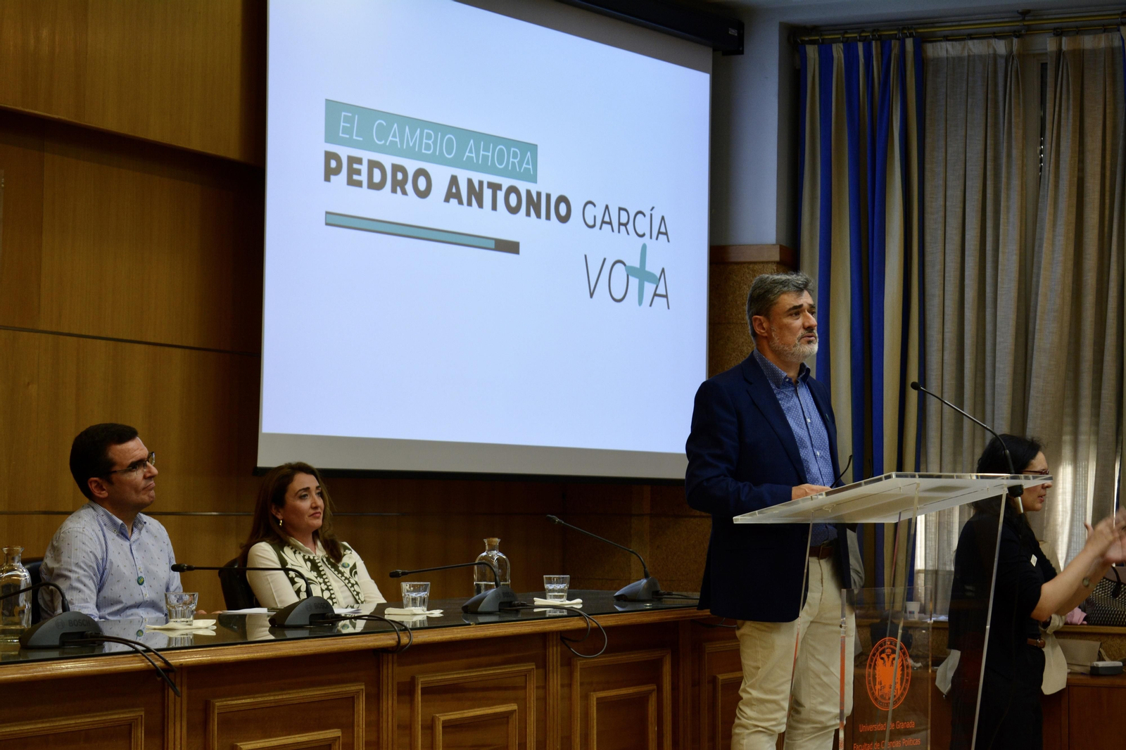 Pedro Antonio García, ayer en Ciencias Políticas y Sociología.