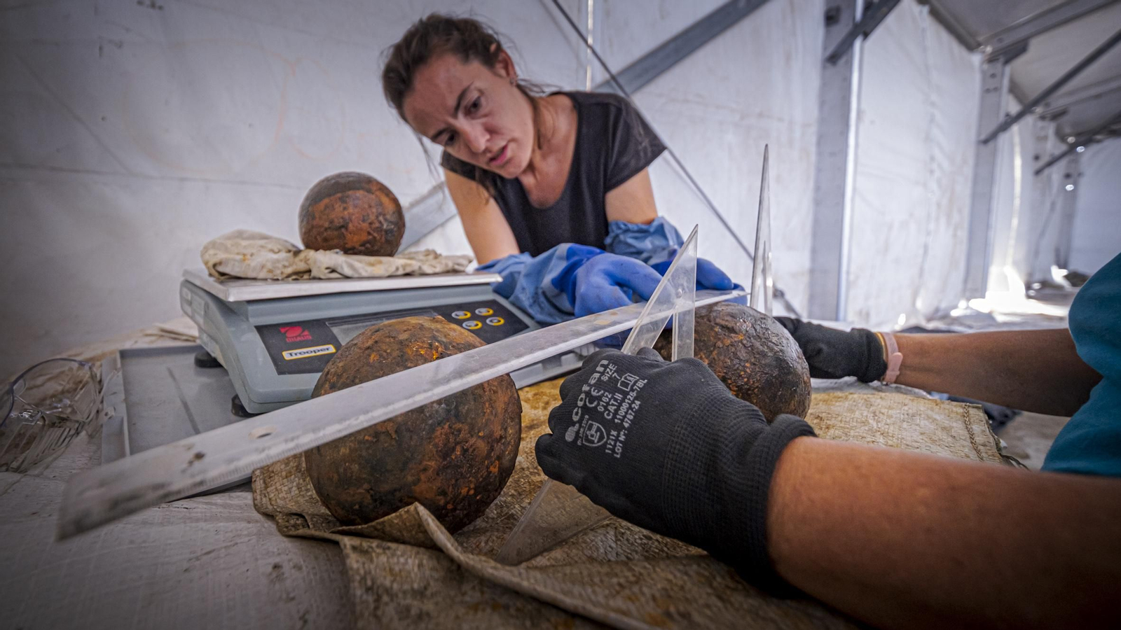 Las imágenes del pecio del siglo XVII (Delta I) rescatado en aguas de la Bahía de Cádiz