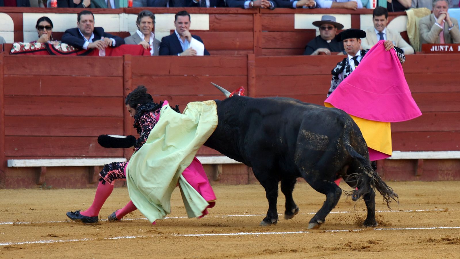 Última tarde de toros de la Feria de Jerez 2024 con Morante, Manzanares y Castella