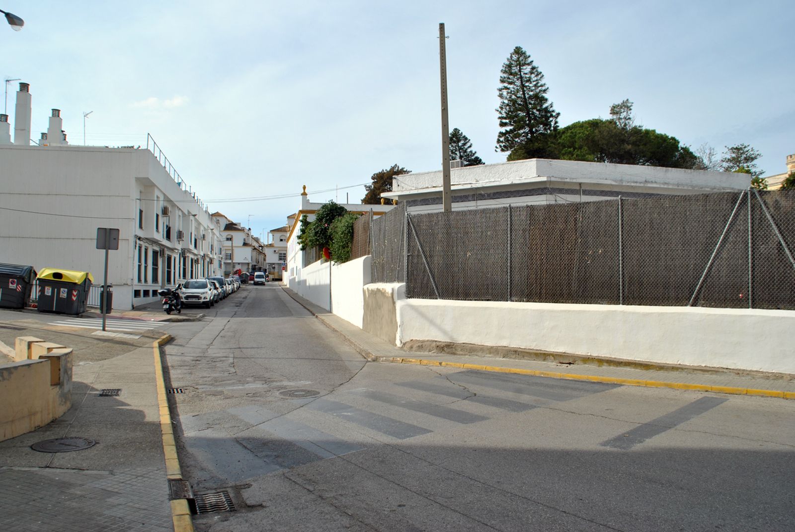 Tramo del muro del club El Castillito que se retranqueará en la remodelación.