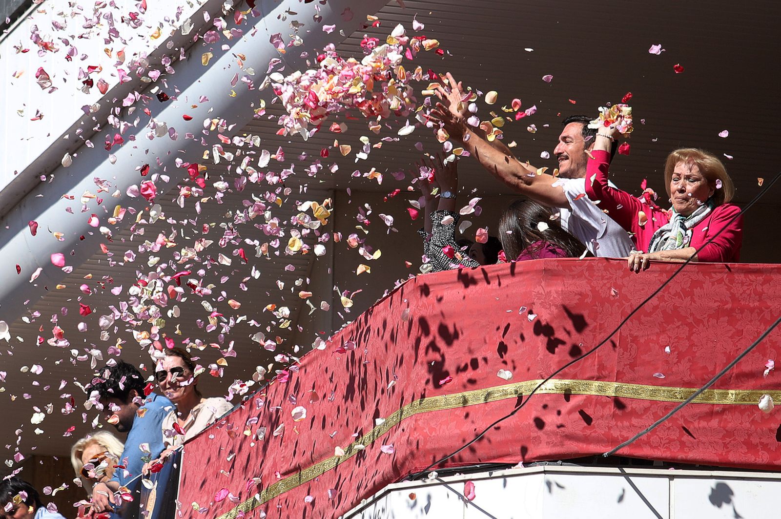 La Hermandad El Nazareno en la madrugá de la Semana Santa de Huelva 2023, en imágenes