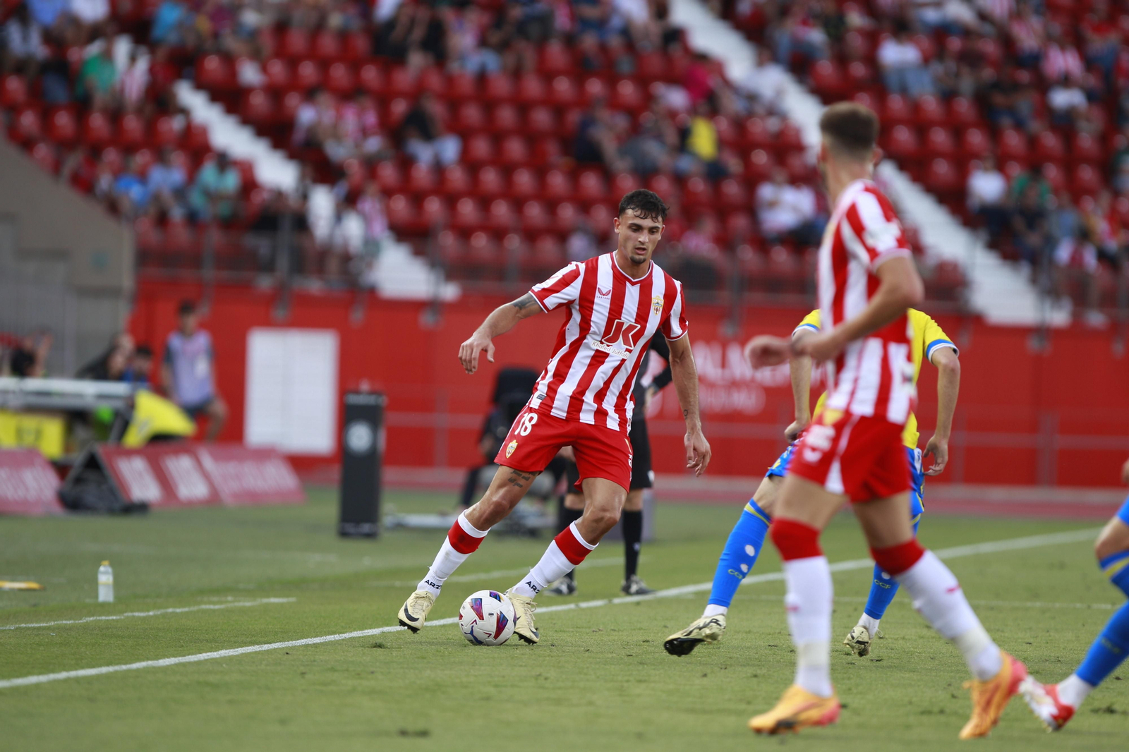 Imágenes de la gran victoria del Almería ante el Cádiz por 6 a 1