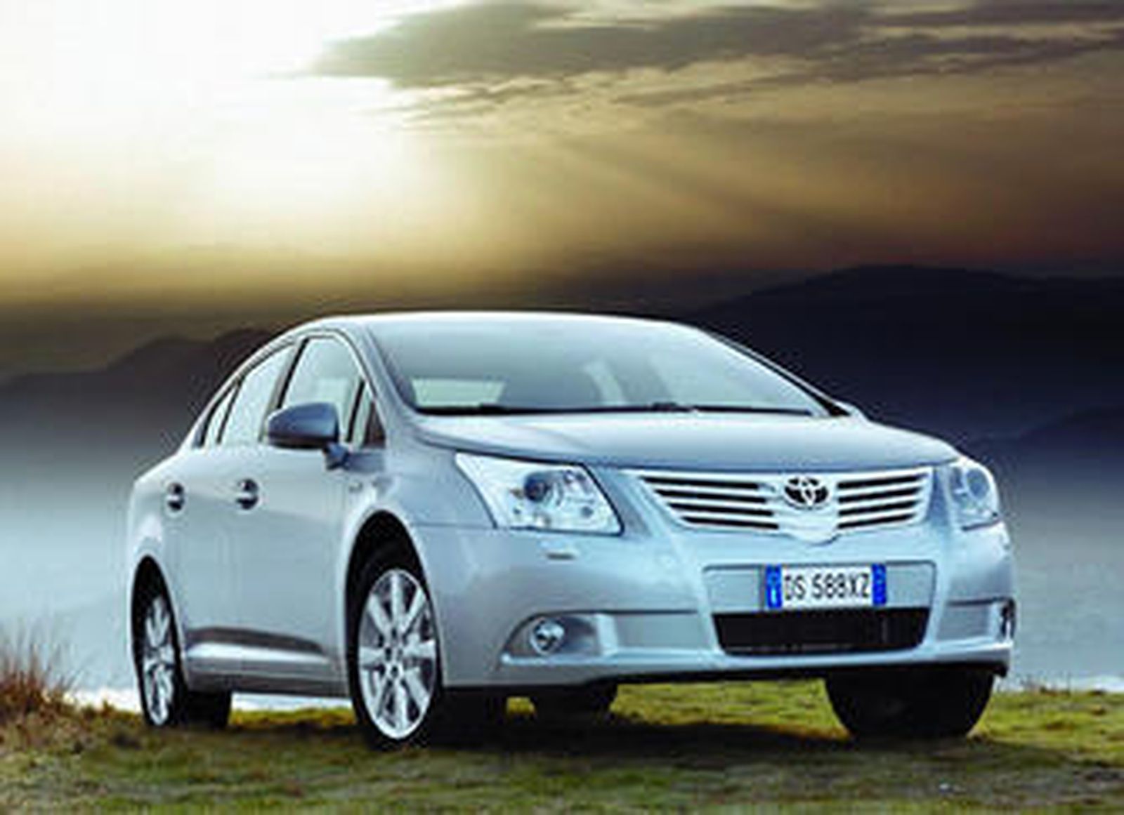 El nuevo Avensis adopta un enfoque atlético.