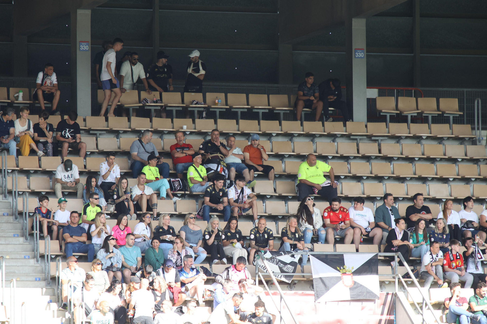 Búscate en el partido entre el Xerez DFC y Ceuta B en Chapín