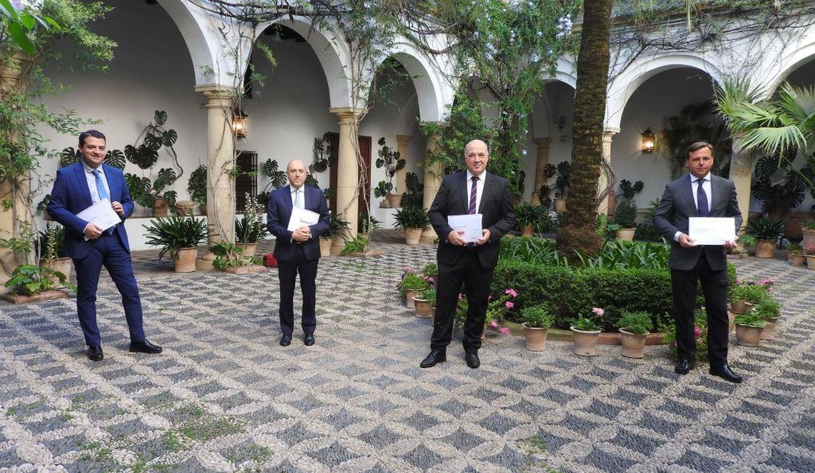 José María Bellido, Joseba Barrena, Antonio Ruiz y Antonio Repullo, en el Palacio de Viana.