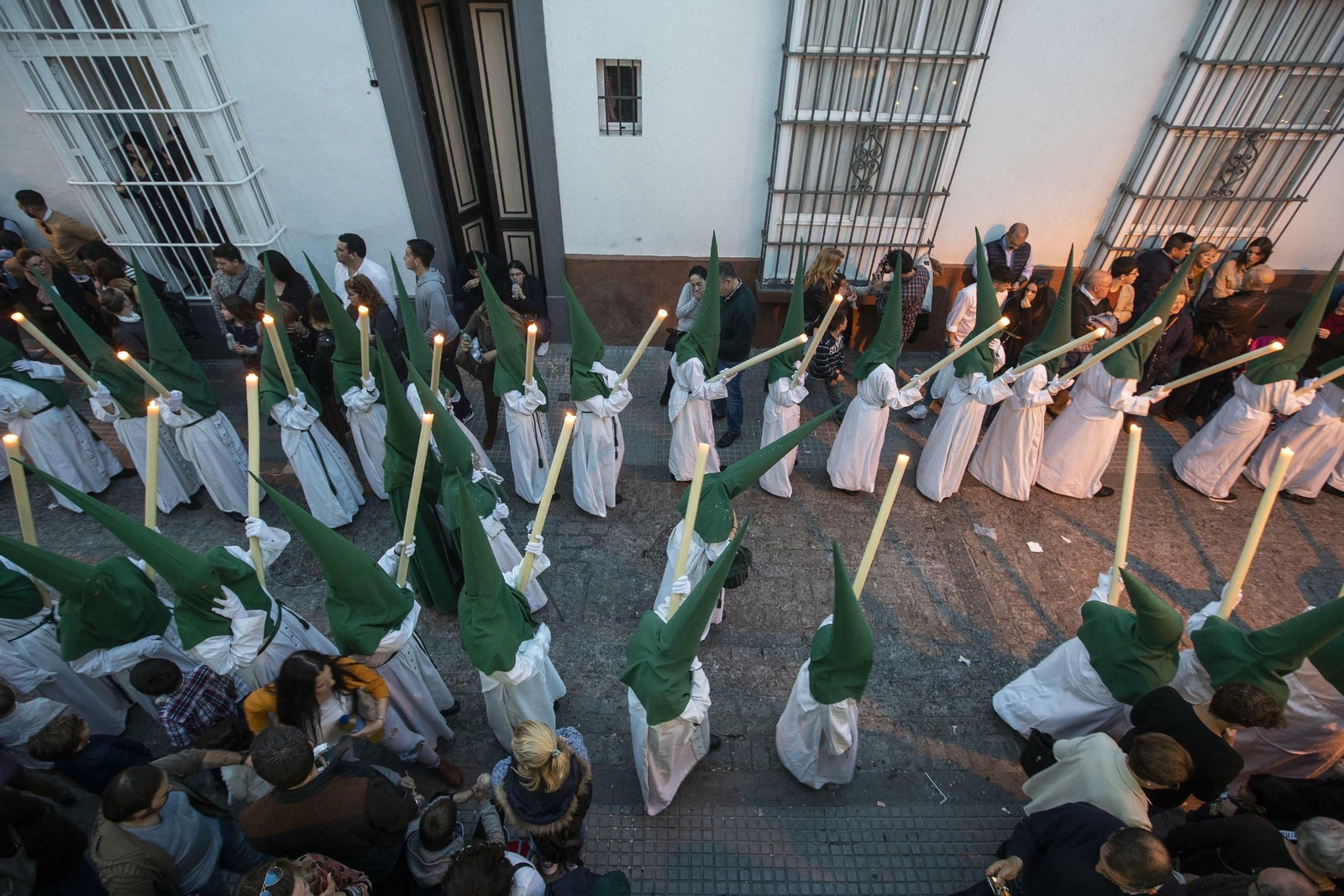 Penitentes de la Oración en el Huerto, en la salida procesional de 2019.