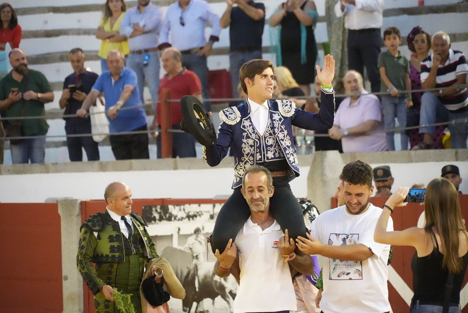 El triunfo del rejoneador Guillermo Hermoso de Mendoza en Pozoblanco, en imágenes