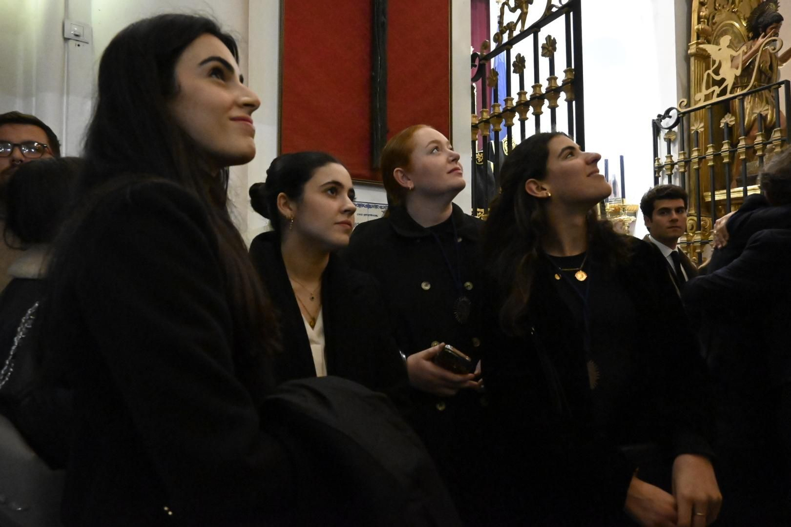 Las mejores imágenes del Miércoles Santo: Hermandad de la Santa Cruz
