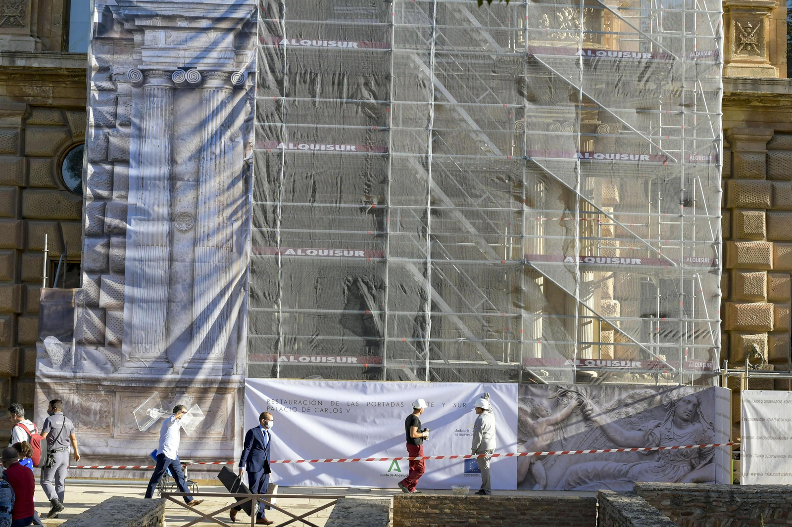 Nuevas visitas guiadas a la restauración de la portada del Palacio de Carlos V de la Alhambra de Granada