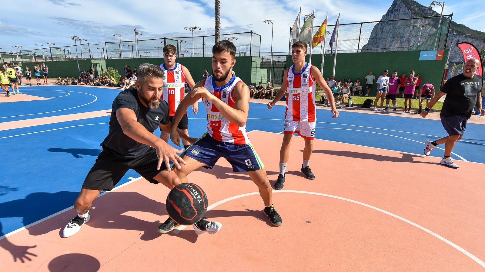 Las fotos del III torneo de baloncesto 3x3 de La Línea