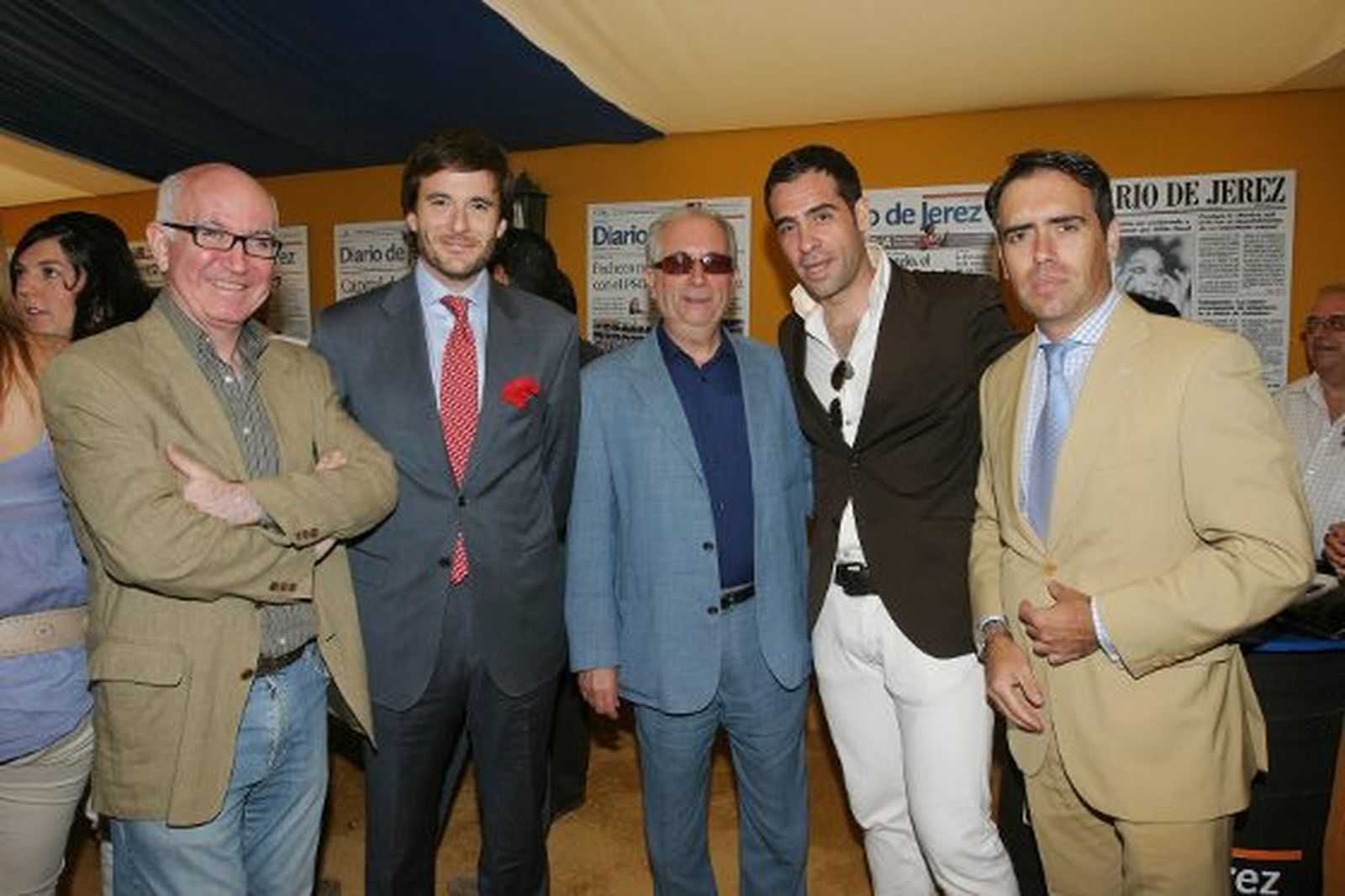 Francisco López, director general de la Fundación Villamarta, Diego Ortíz, director comercial del Grupo Joly, José Aguilar, director de opinión del grupo, el tenor Ismael Jordi y Rafael Navas.

Foto: Vanesa Lobo