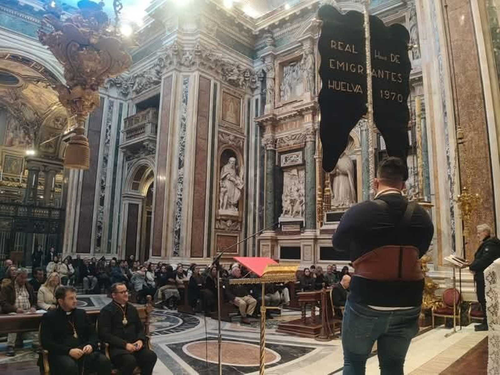 Dos Simpecados onubenses de la Santísima Virgen del Rocío coinciden en la ciudad de Roma, en imágenes