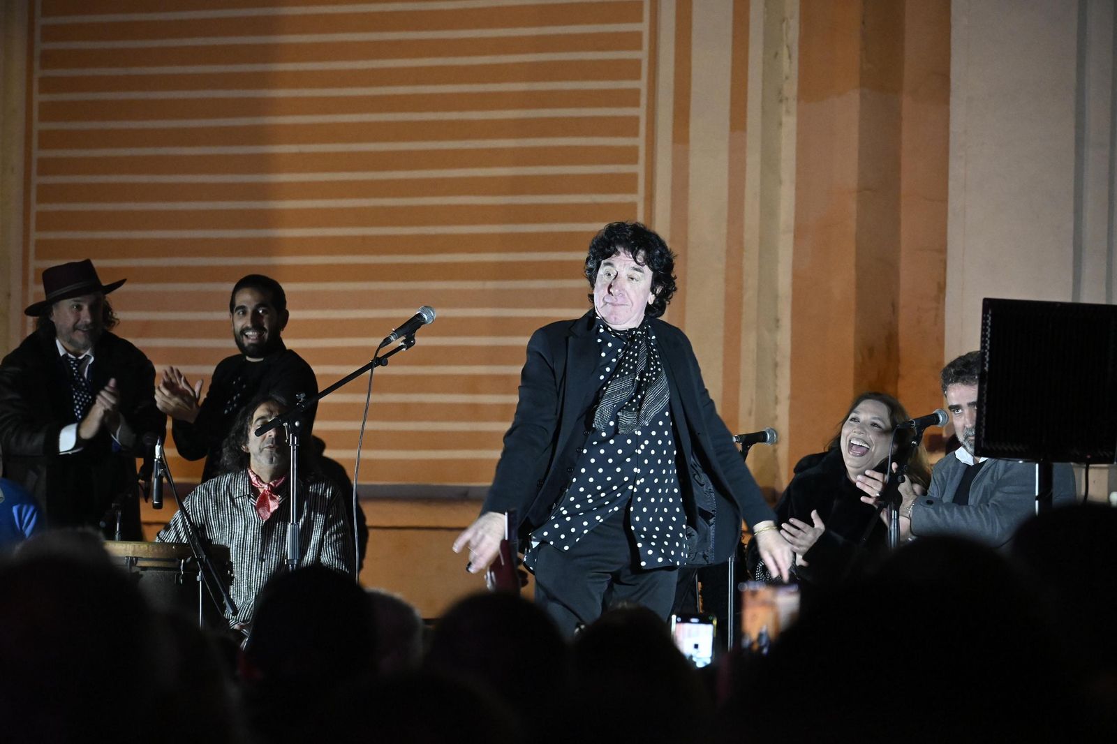 Imágenes de la zambomba en la Plaza de La Merced