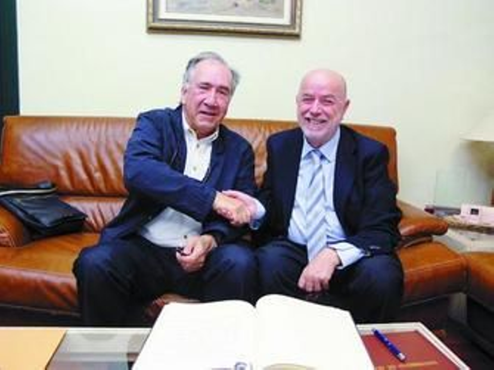 Joan Margarit con Pedro Molina.