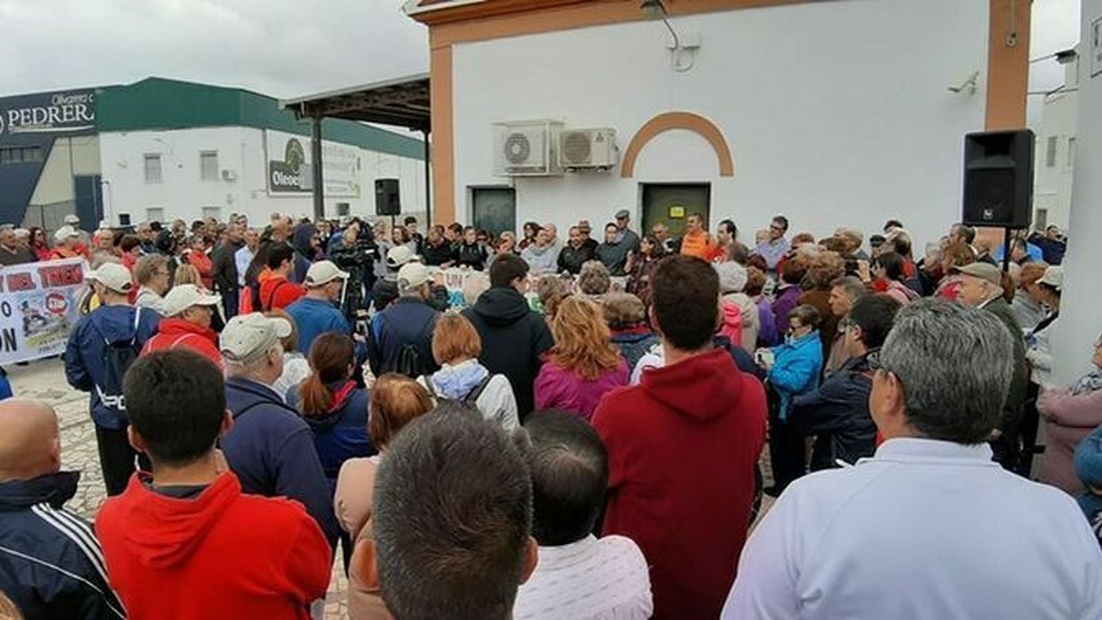 Una imagen de archivo de otra concentración de protesta en Pedrera, en defensa de su tren.