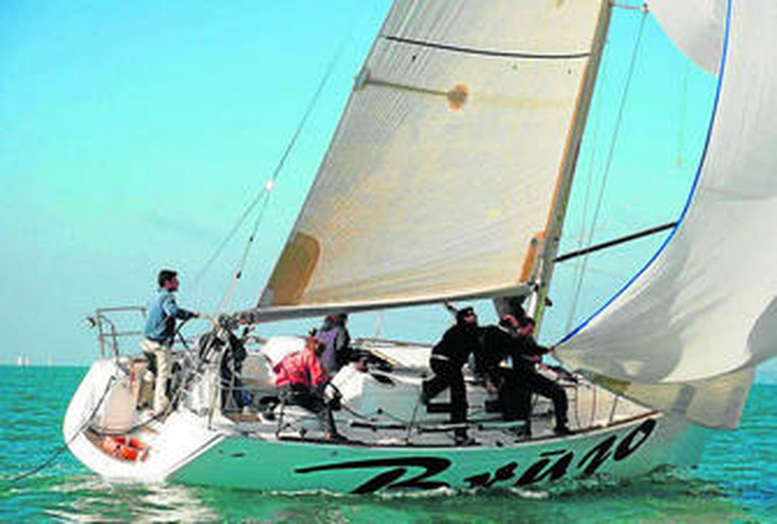 El 'Brujo', en plena competición durante la regata disputada en aguas alicantinas.