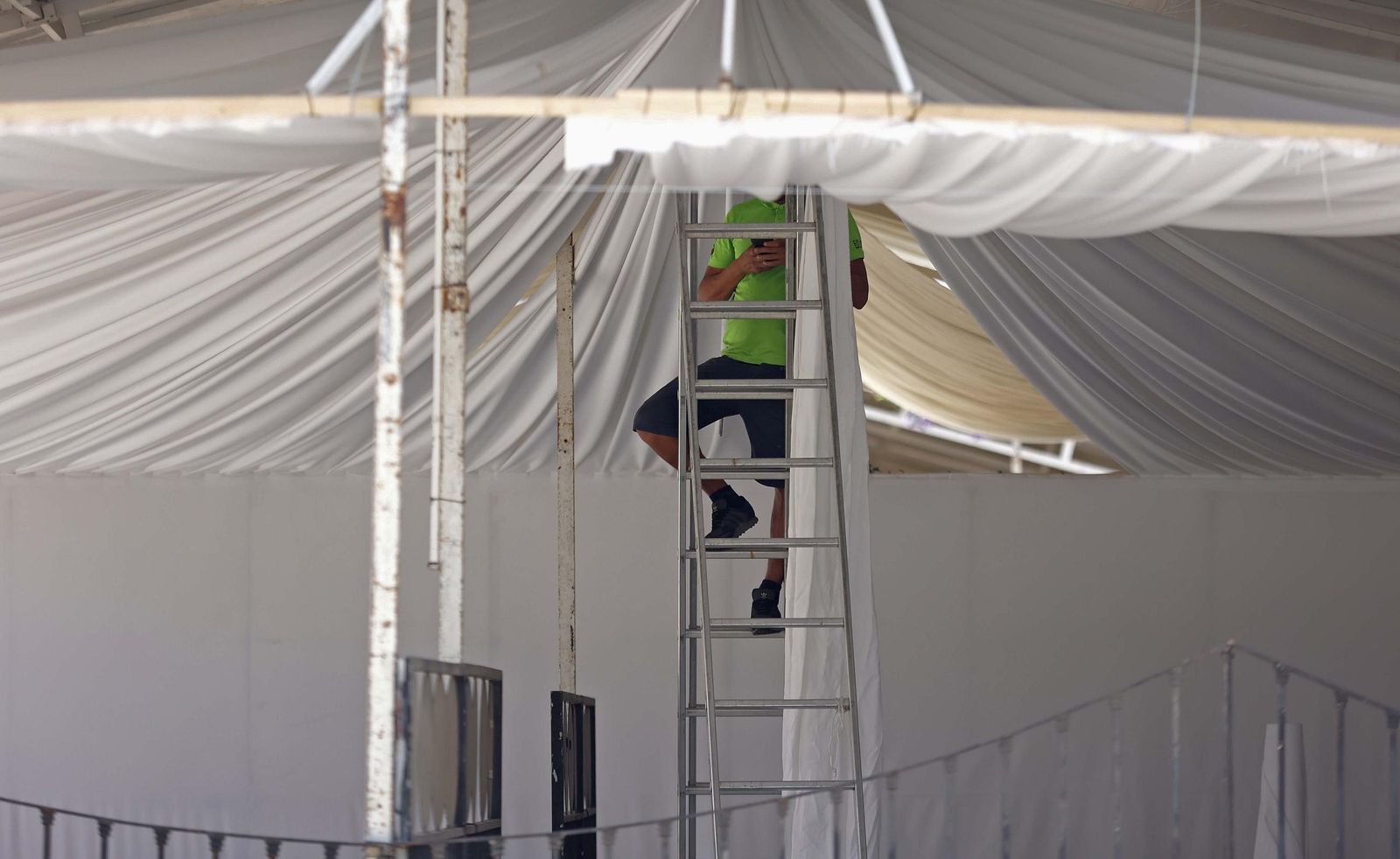 Fotos del montaje de la Feria Real de Algeciras 2025