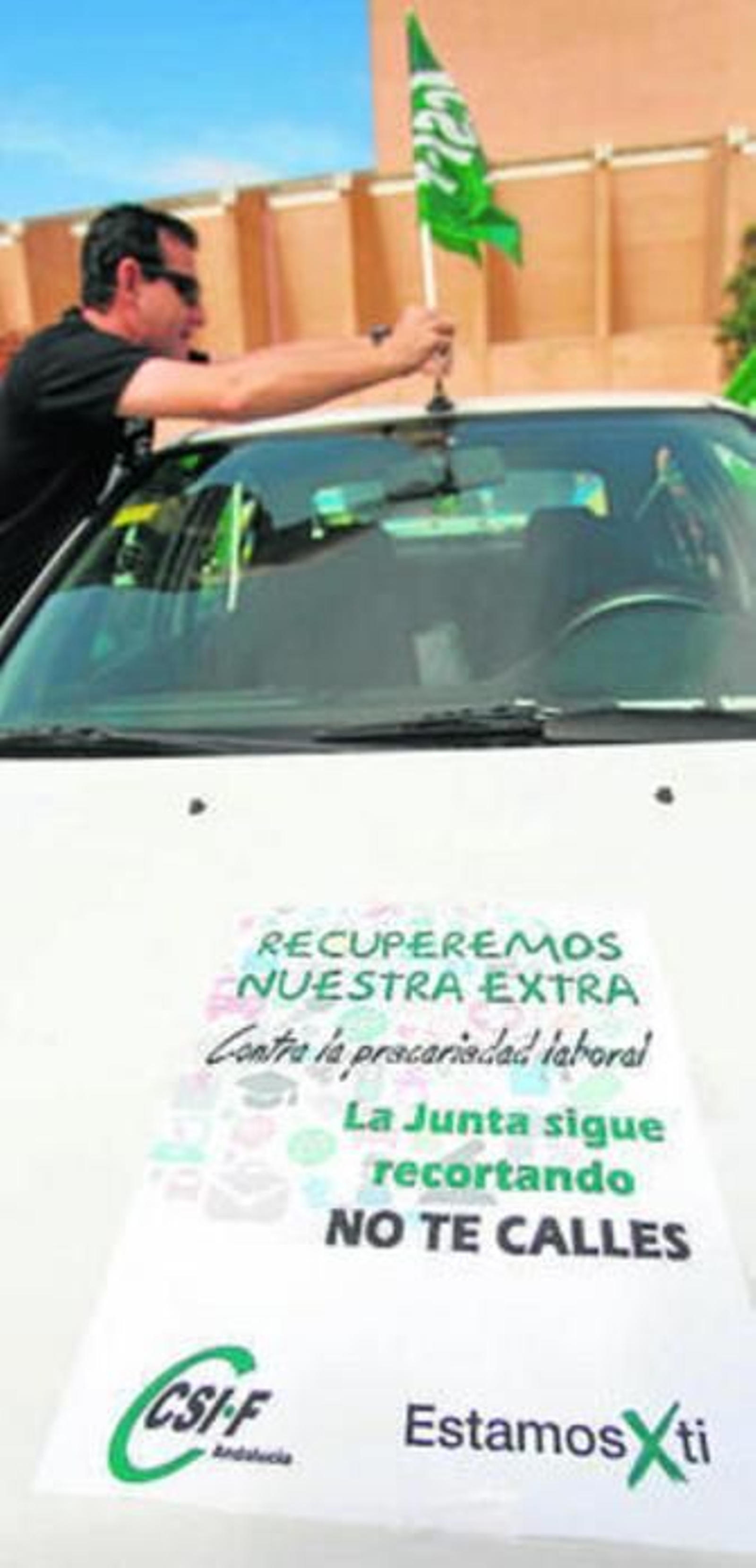 Caravana del CSIF en Almería, el mes pasado, exigiendo las pagas extra.