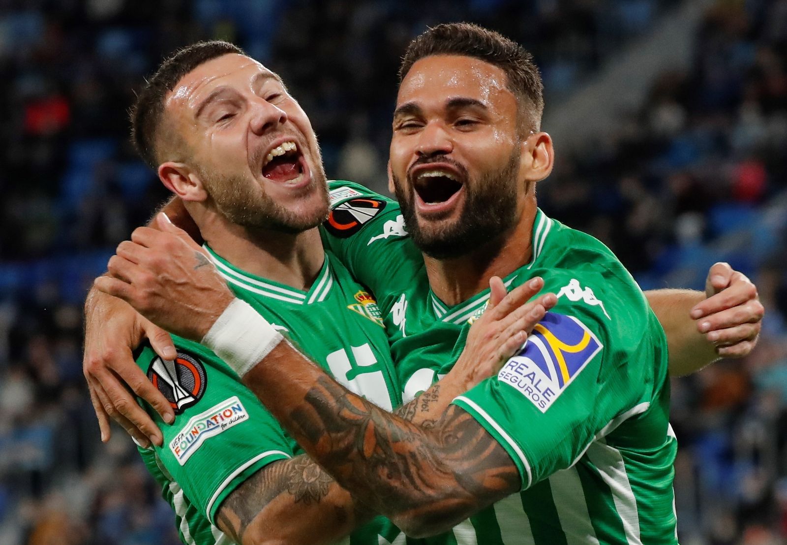 Aitor Ruibal y Willian José celebran el gol del brasileño.