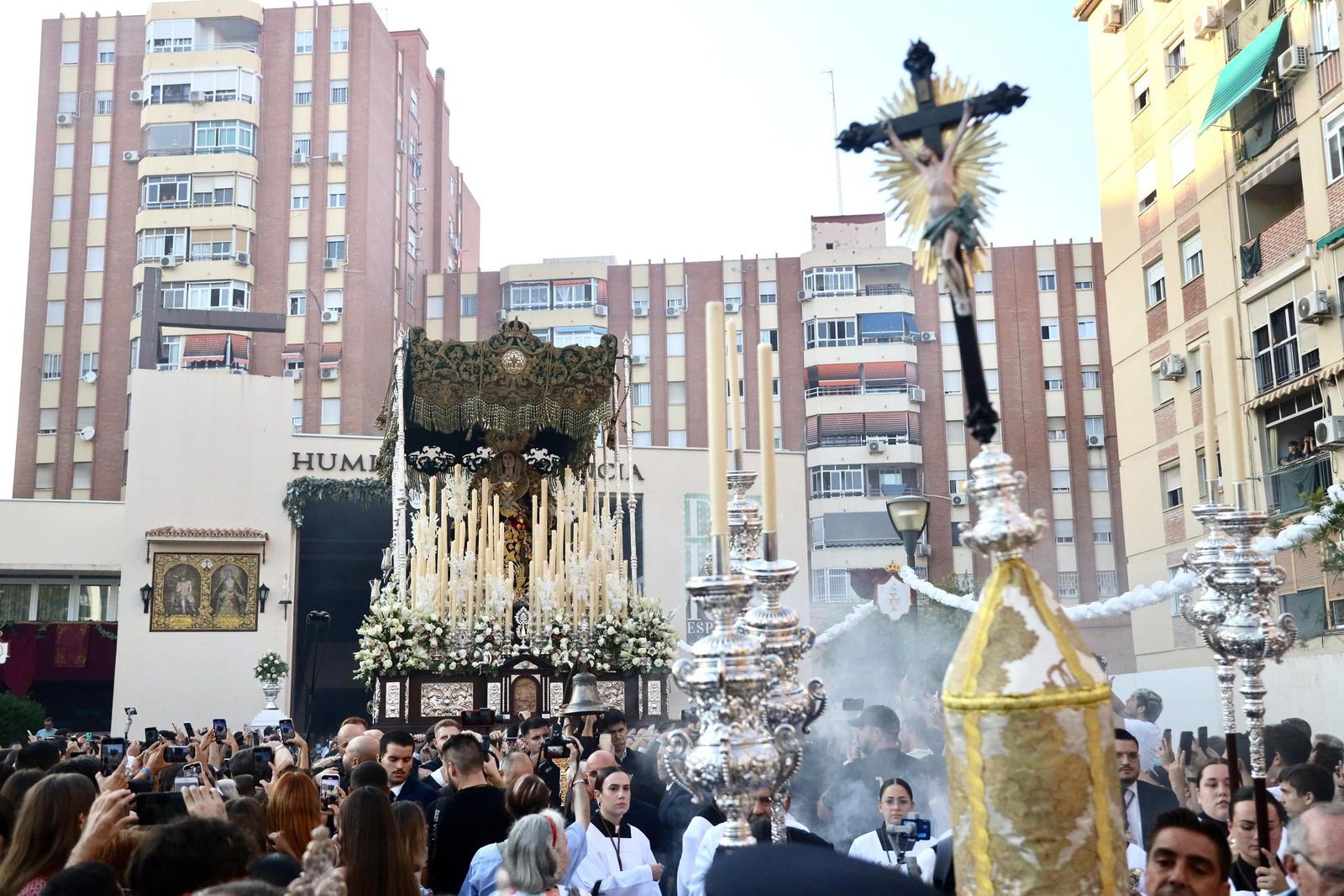 La procesión de la Virgen en Cruz de Humilladero por sus 25 años, en fotos