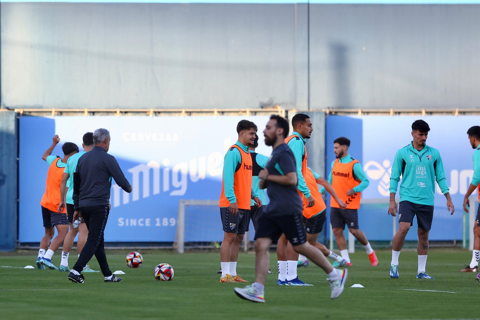 El Málaga CF da los últimos pespuntes antes de recibir al Córdoba