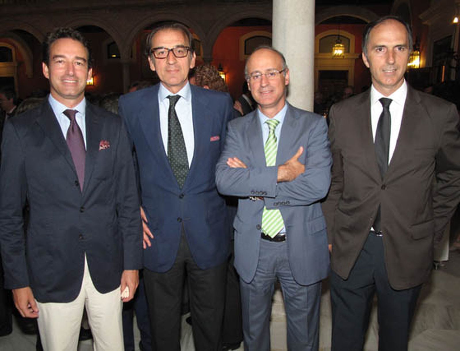 Los directores de APD Zona Sur, Felipe Medina; de la Fundación Caja Rural del Sur, Manuel Ruiz Rojas; de EOI Sevilla, Francisco Velasco, y de la revista Andalucía Económica, Alfredo Chávarri.

Foto: Victoria Ramírez