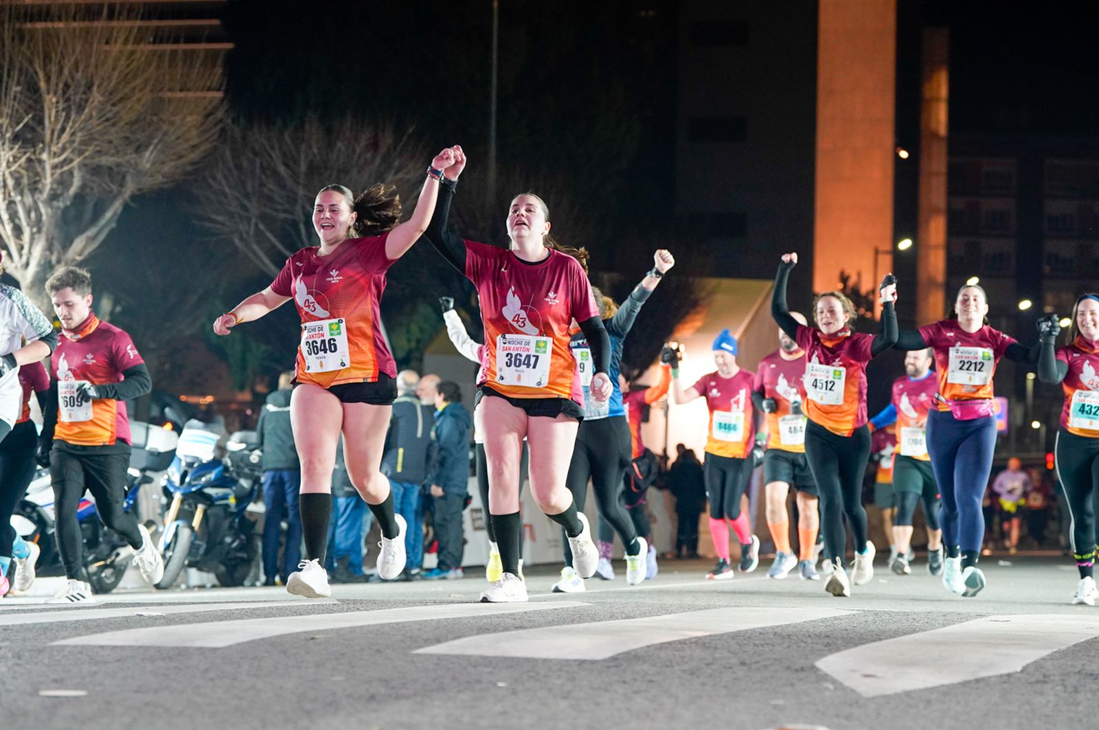 En imágenes: búscate en tu llegada a meta de la Carrera de San Antón 2026 (4)