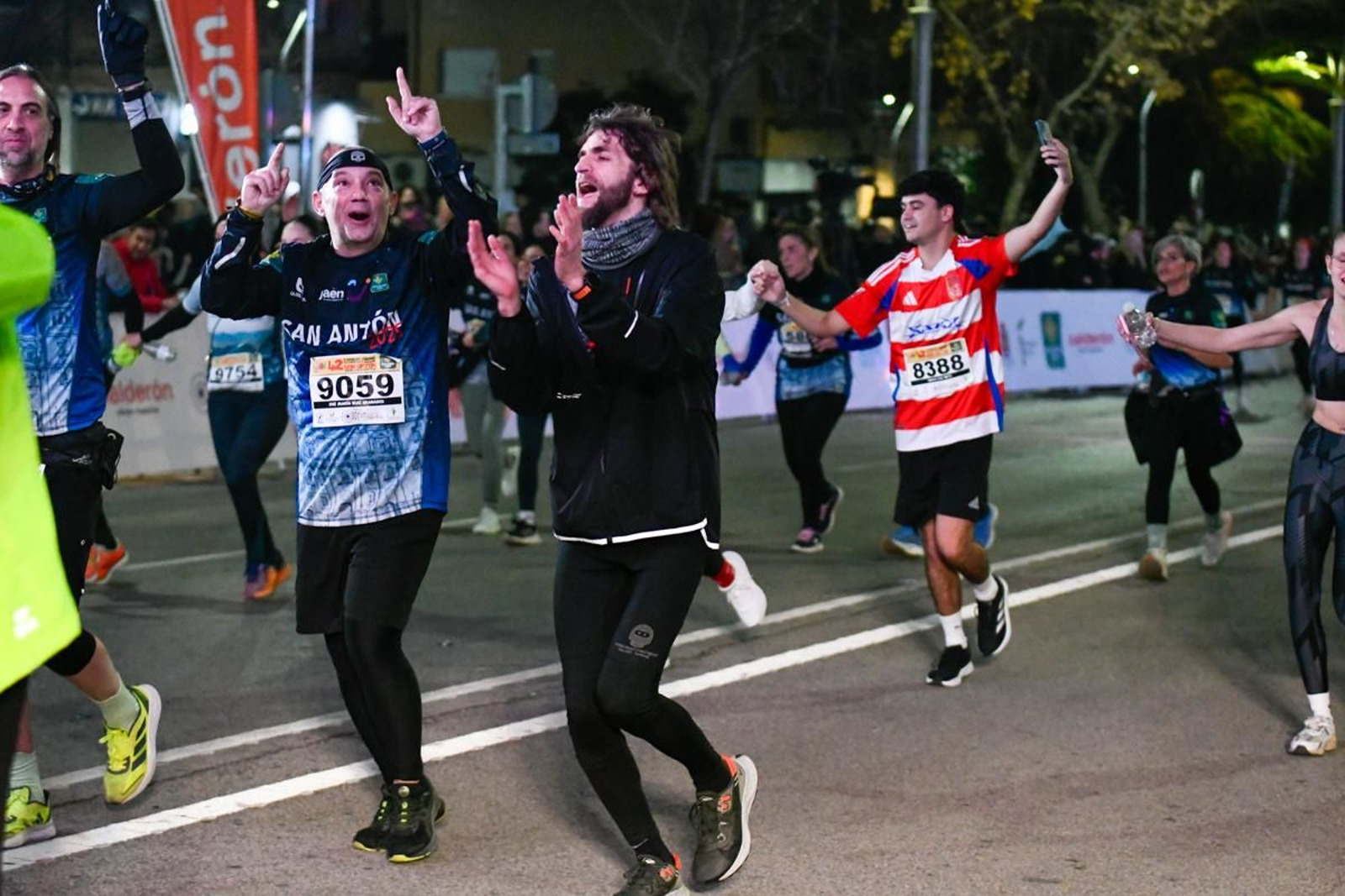 En imágenes: búscate en tu llegada a meta de la Carrera de San Antón 2025 (12)