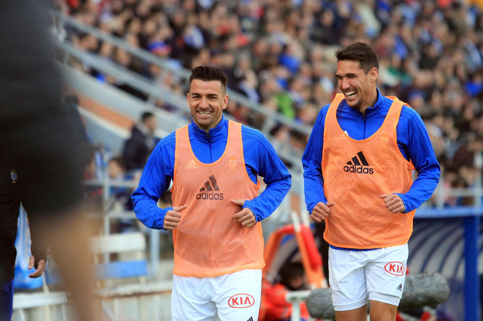Natalio calienta durante el partido contra el Écija del domingo.