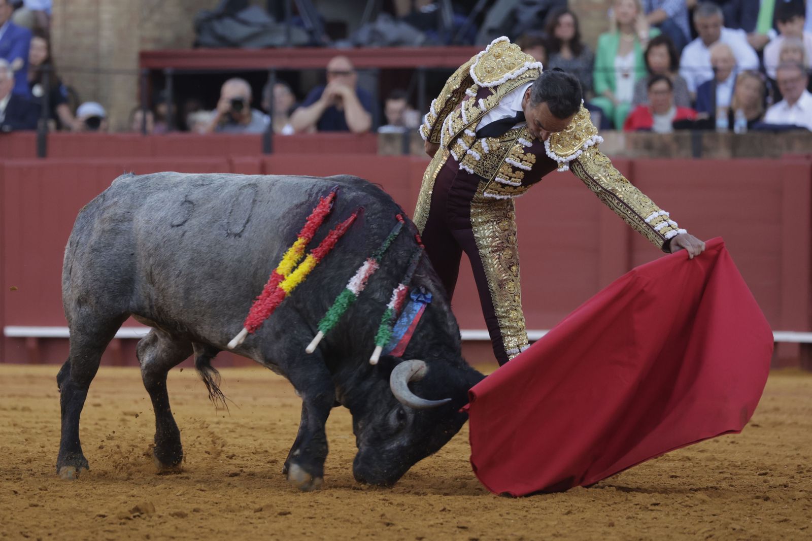 Las imágenes de la corrida de los Victorinos en la Maestranza de Sevilla