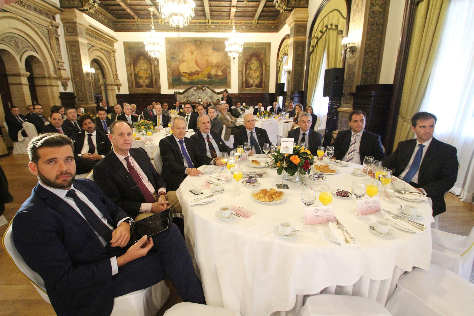 Las imágenes del Foro Joly con el presidente de Ceuta