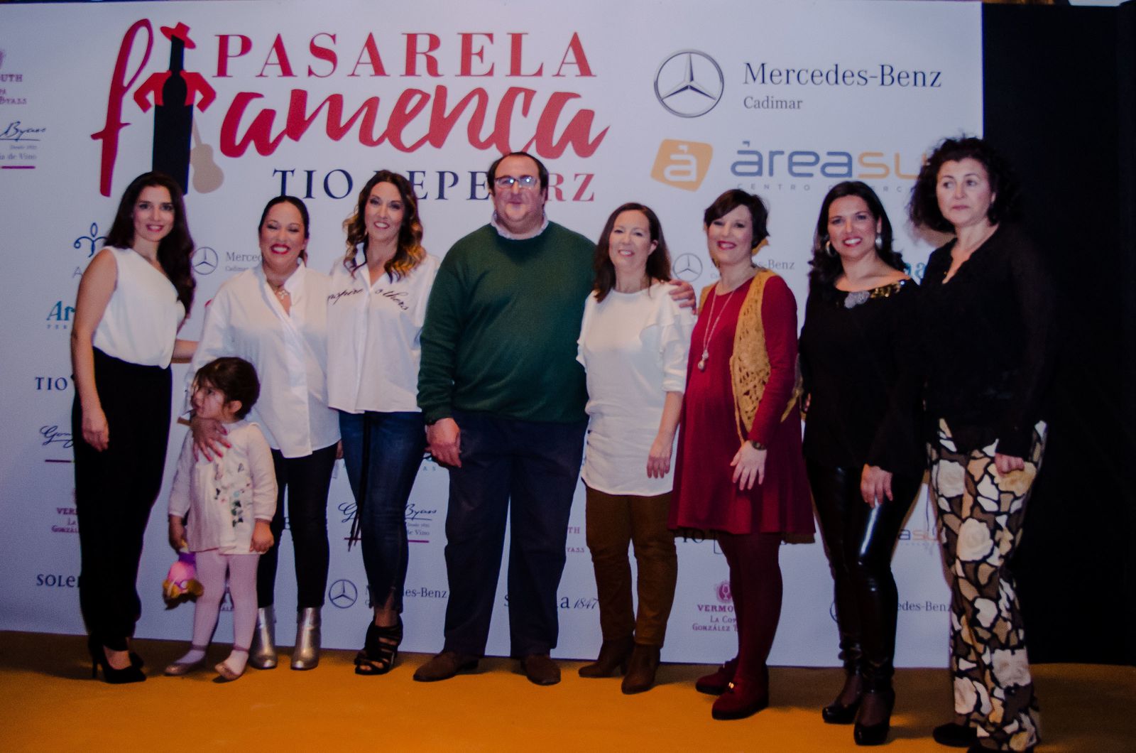 El desfile benéfico para la Hermandad del Rocío, en imágenes