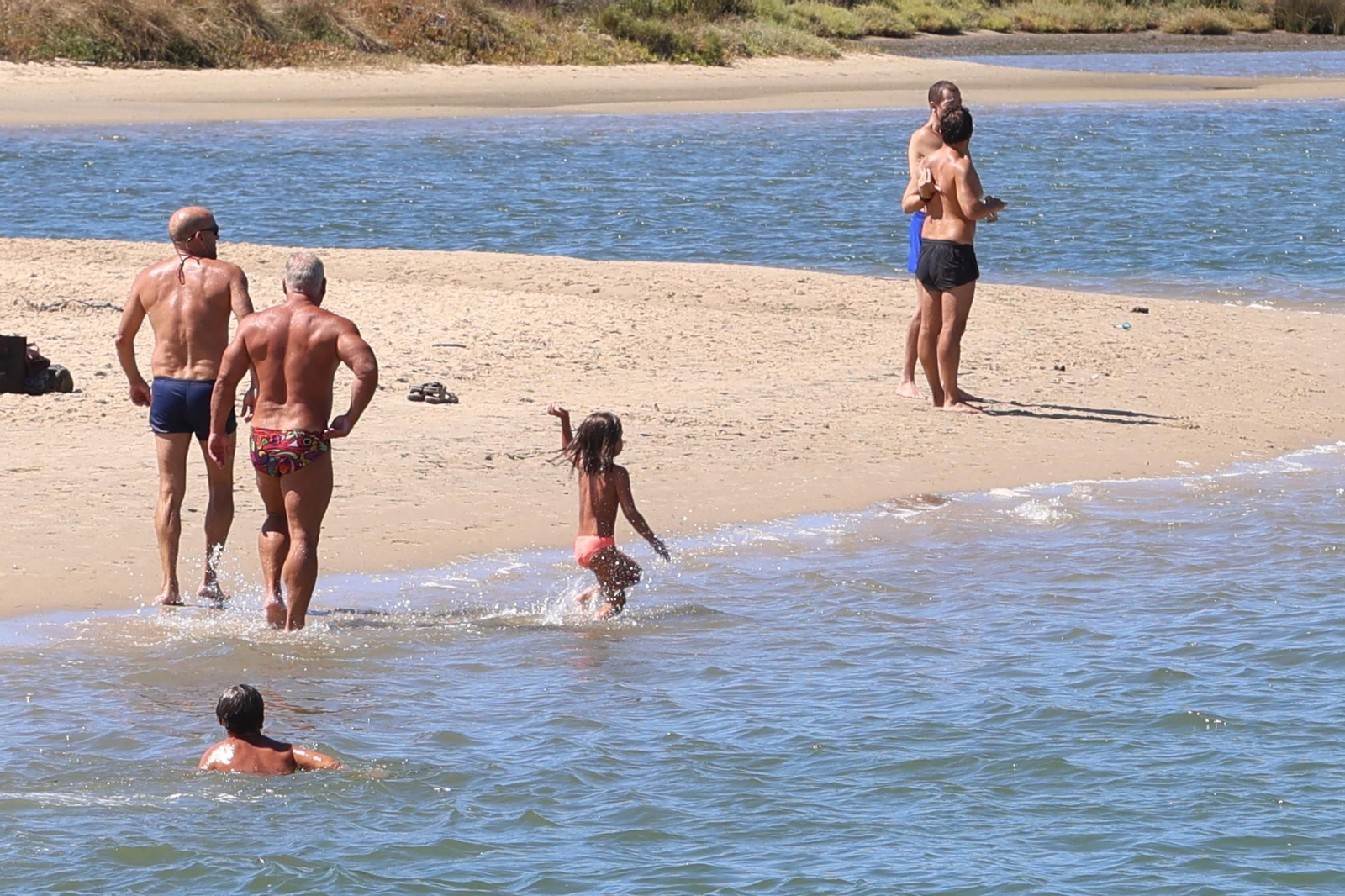 Las fotos del último domingo de playa de agosto en el Campo de Gibraltar