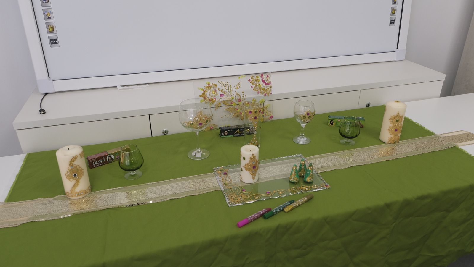 Imágenes de los talleres de inserción laboral de Verdiblanca en el Espacio Alma