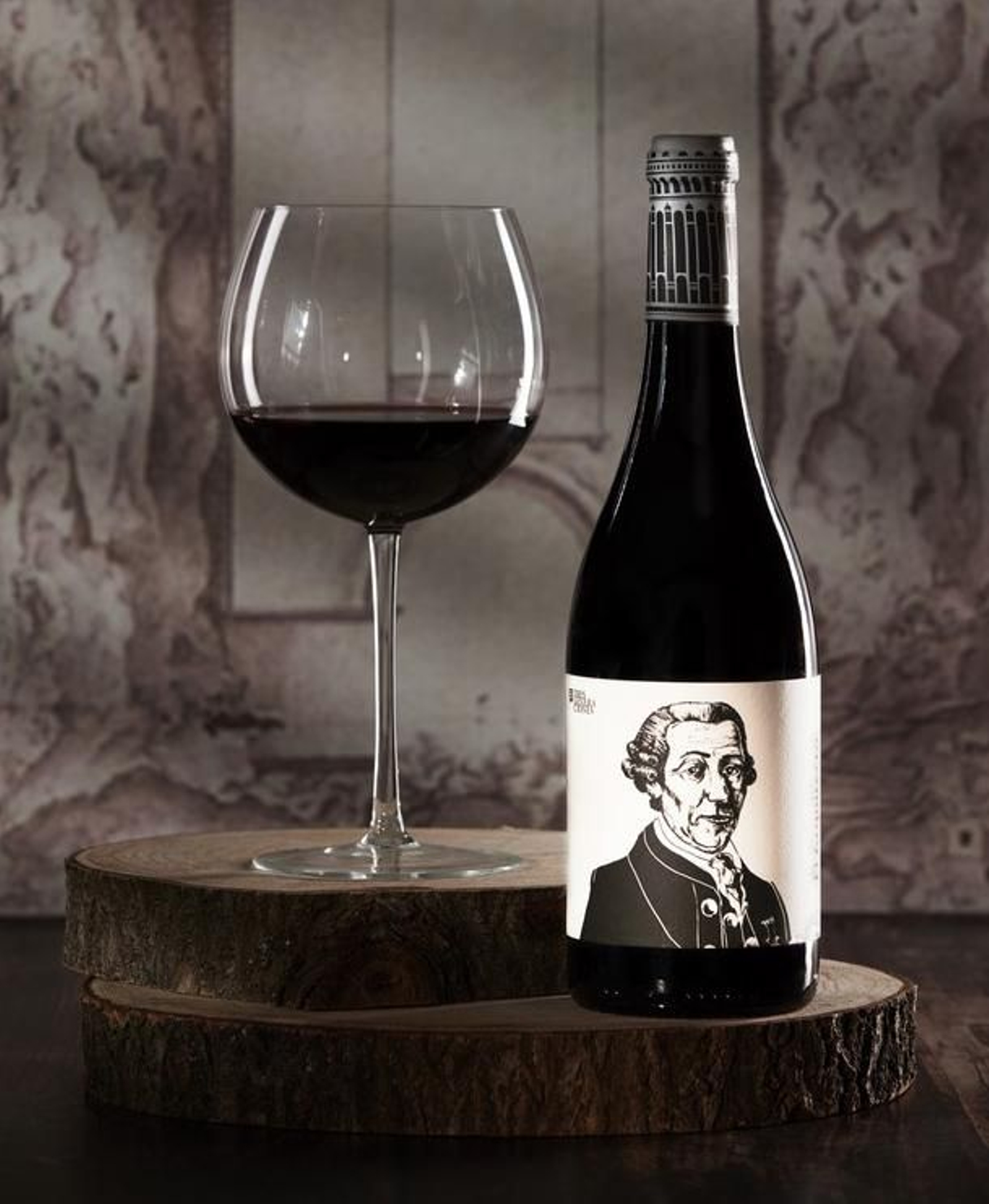 Vino El Arquitecto de Bodegas Lara.